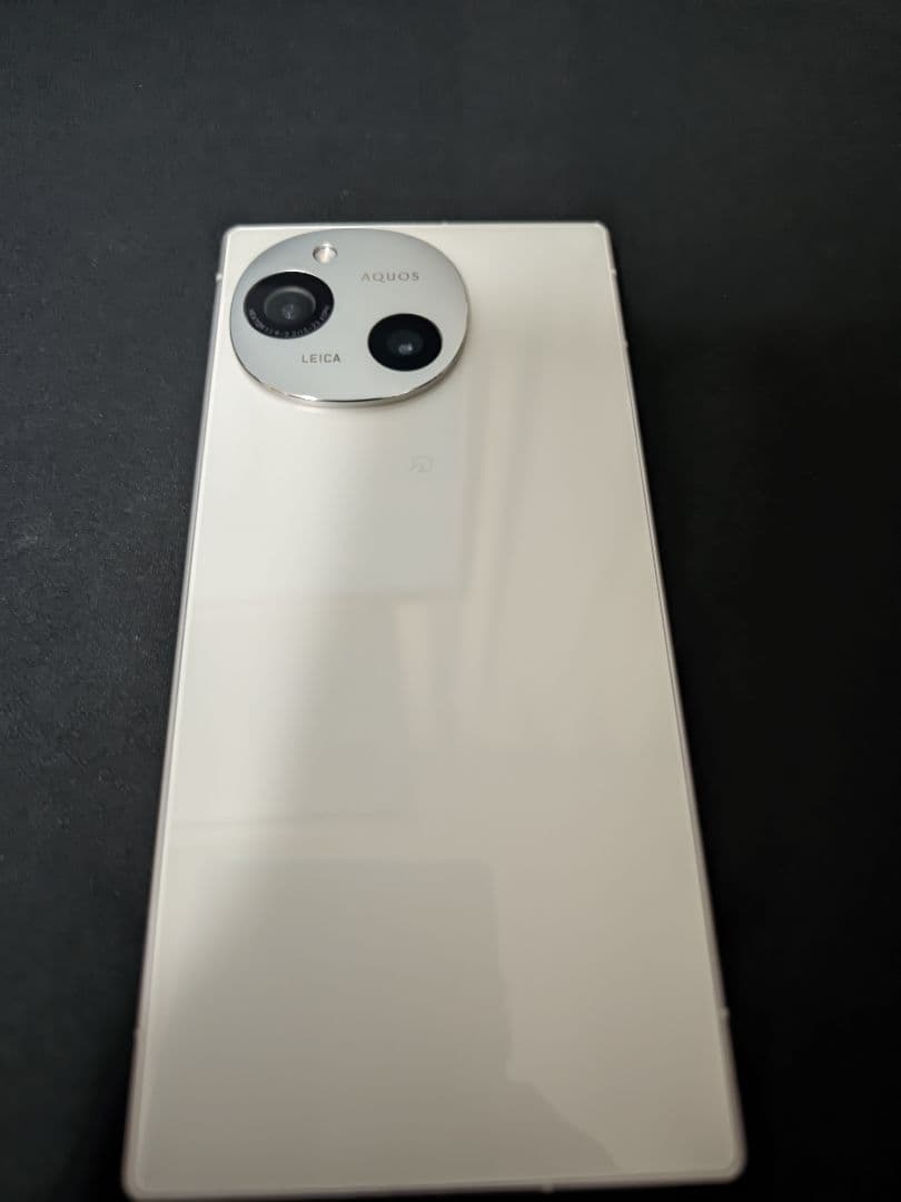AQUOS R9 SIMフリー　LEICA スマホ本体