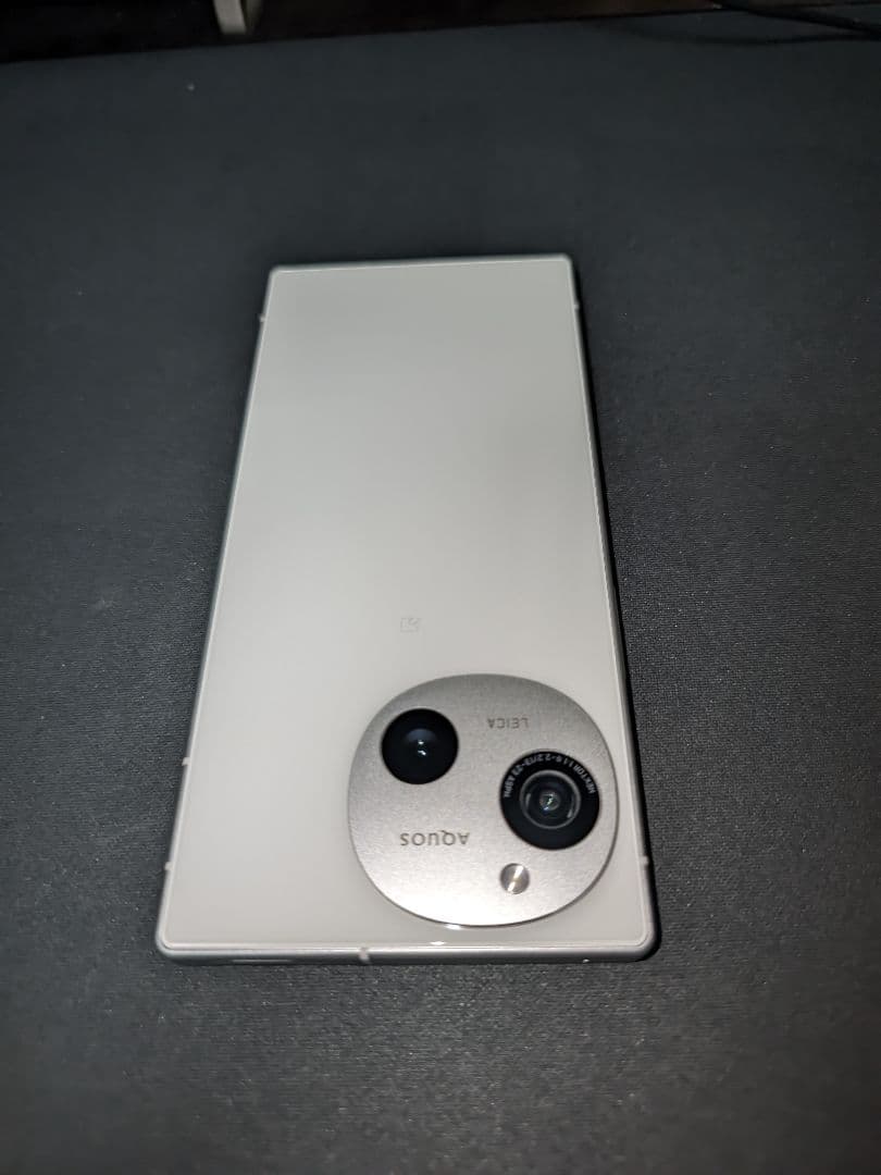 AQUOS R9 SIMフリー　LEICA スマホ本体
