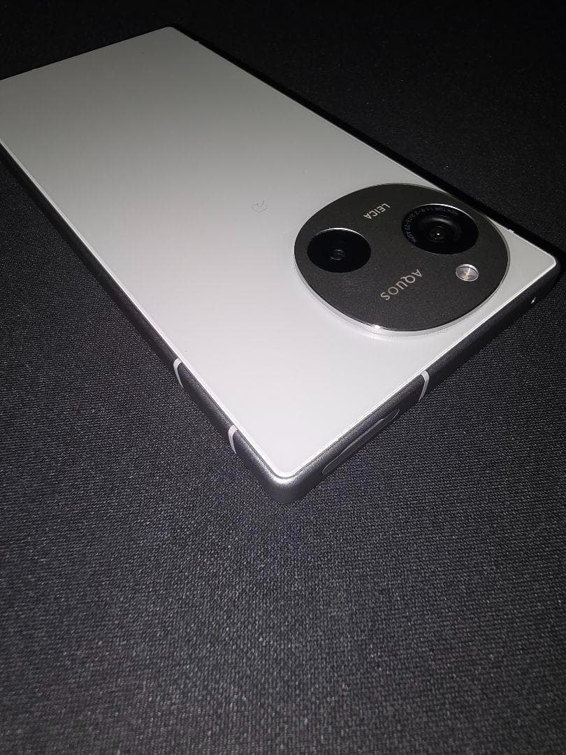 AQUOS R9 SIMフリー　LEICA スマホ本体