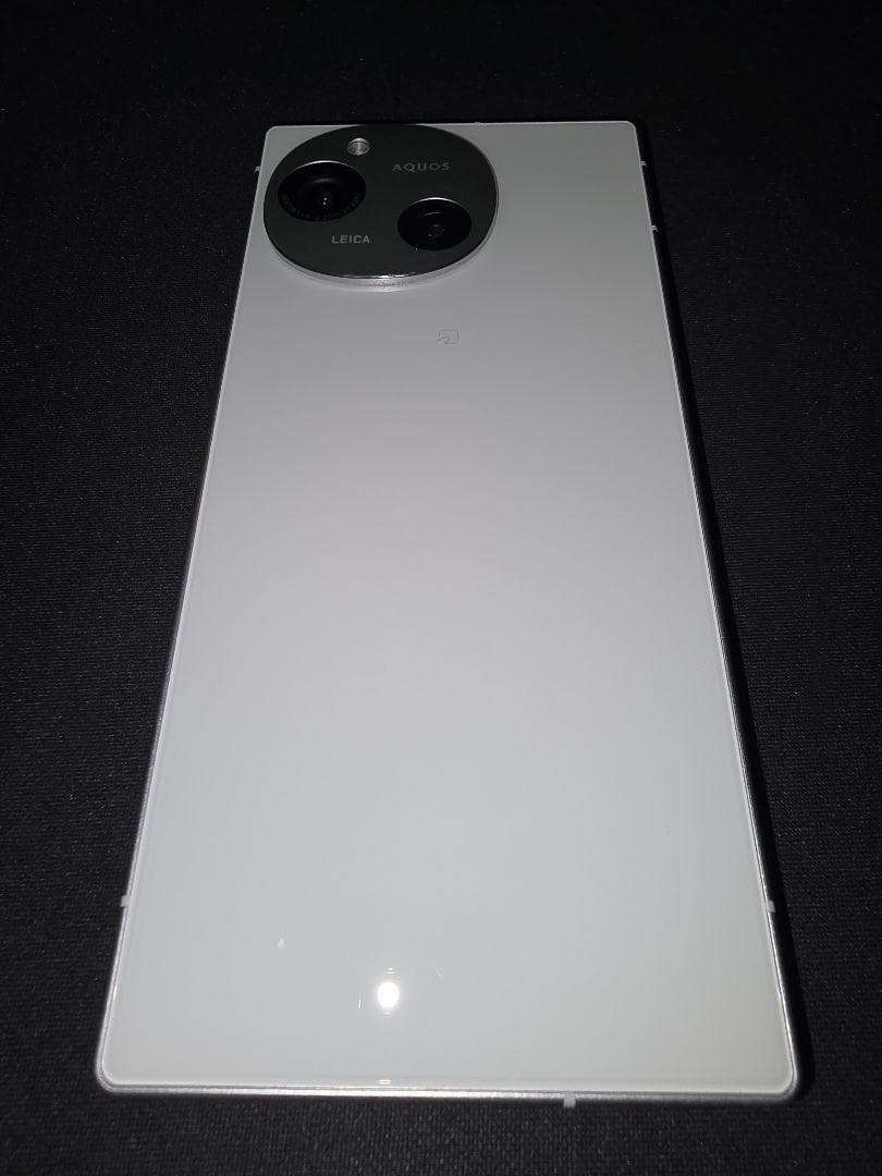AQUOS R9 SIMフリー　LEICA スマホ本体