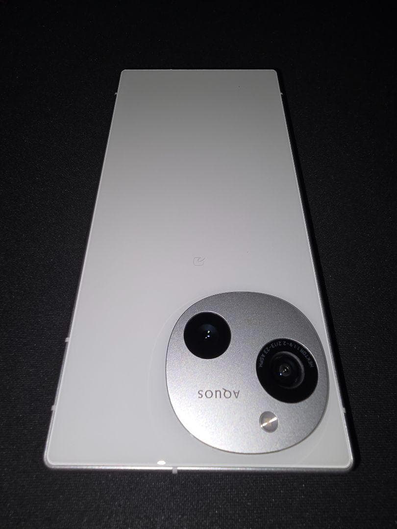 AQUOS R9 SIMフリー　LEICA スマホ本体