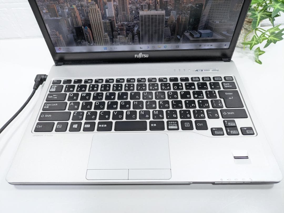 Windows11ノートパソコン✨オフィス付き✨富士通　爆速SSD　Wi-Fi