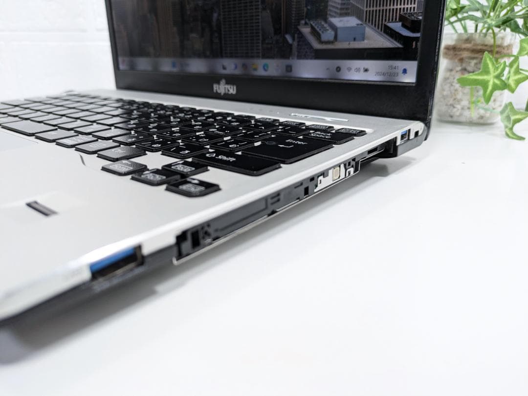 Windows11ノートパソコン✨オフィス付き✨富士通　爆速SSD　Wi-Fi
