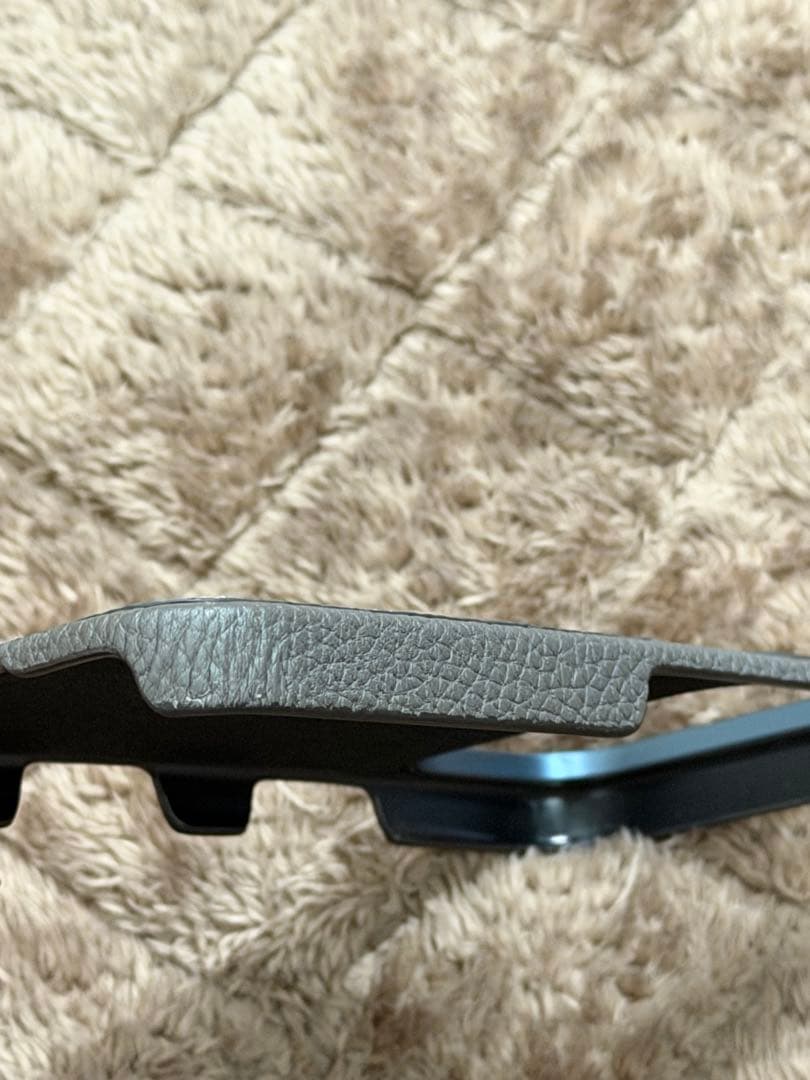 ボナベンチュラ　iPhone17Pro ケース　チャコールグレー