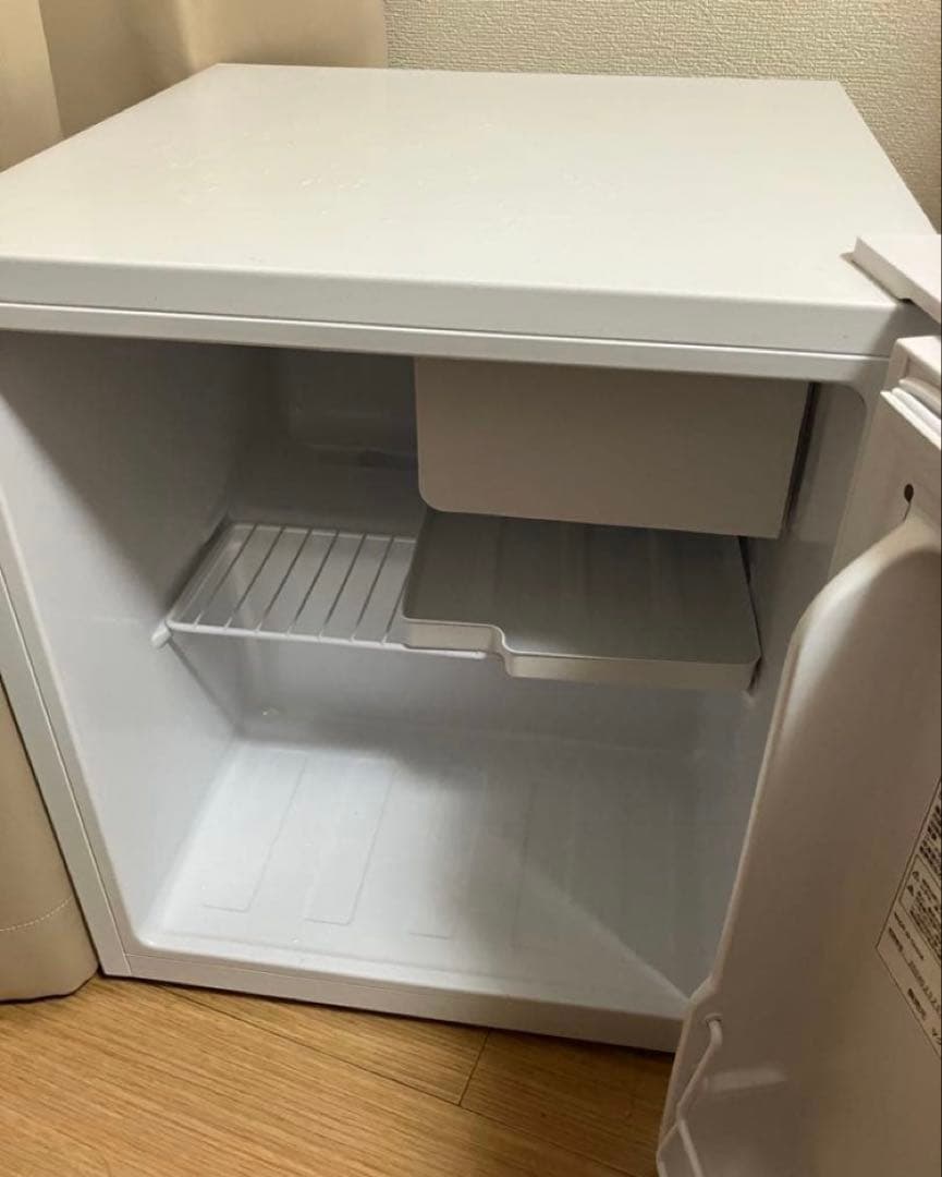 【最終値下げ】ホワイト上開き冷蔵庫