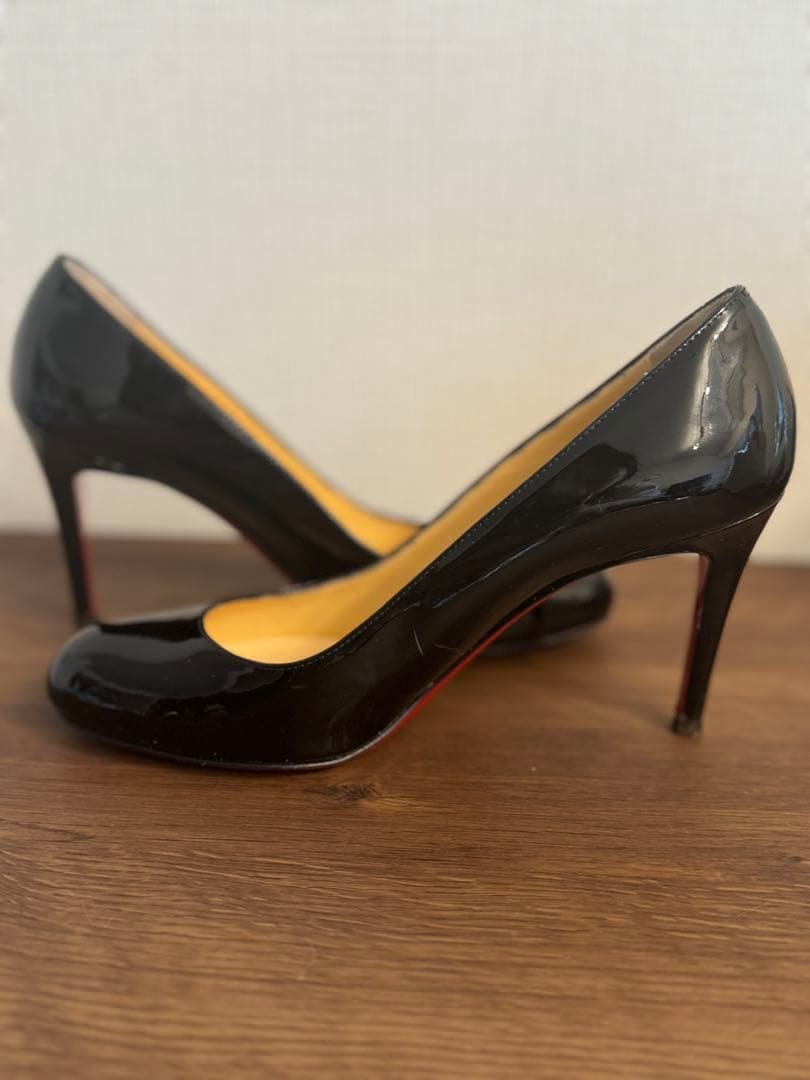 ルブタン　ラウンドトゥパンプス　36.5