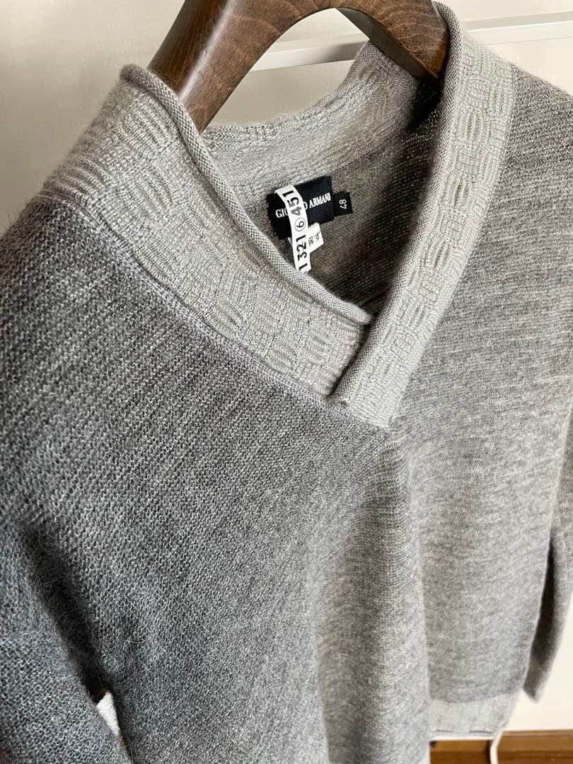 【極美品】ジョルジオアルマーニ　デザインVネックニット　４８　グレー　アルパカ