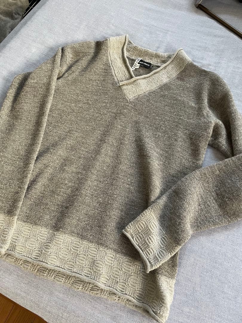 【極美品】ジョルジオアルマーニ　デザインVネックニット　４８　グレー　アルパカ