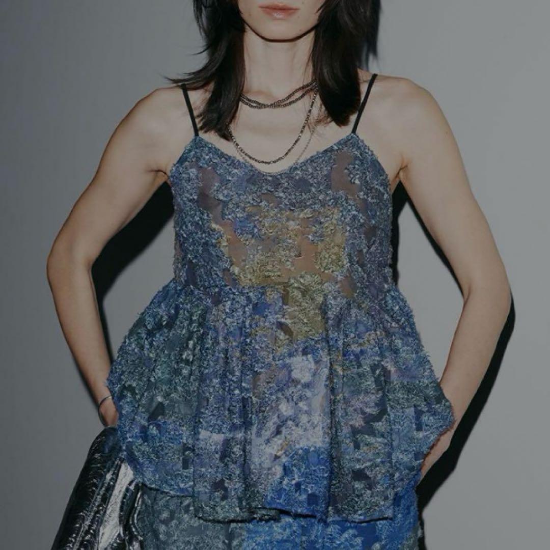 【新品】AMERI MEDI RACHEL FLUFFY ART CAMISOL