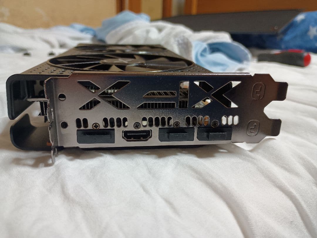 グラフィックボード・グラボ・ビデオカード xfx swft 210 RX 6600 8GB