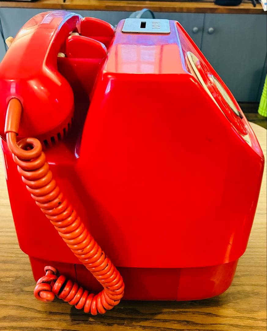 昭和レトロ　赤公衆電話