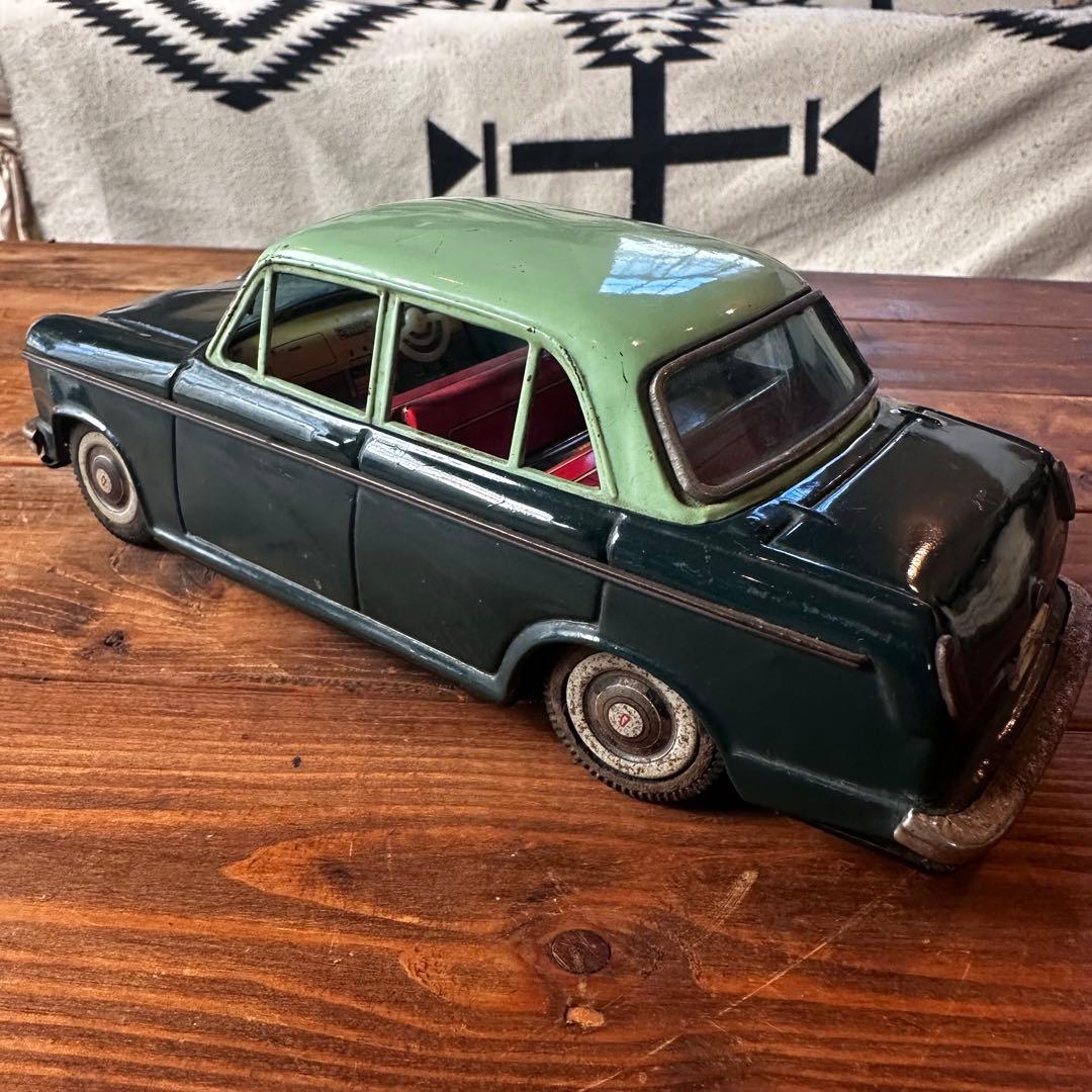 昭和レトロ　ブリキ おもちゃ　ダットサン　ブルーバード　希少