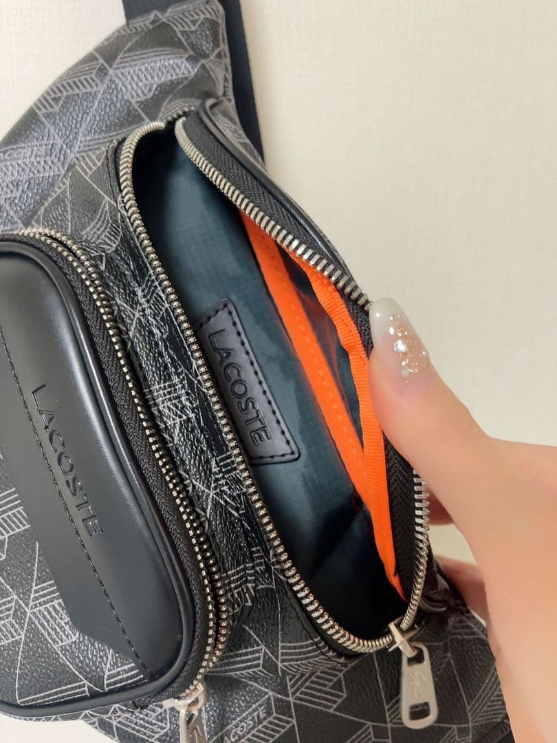 ラコステ LACOSTE ボディバッグ　モノグラム