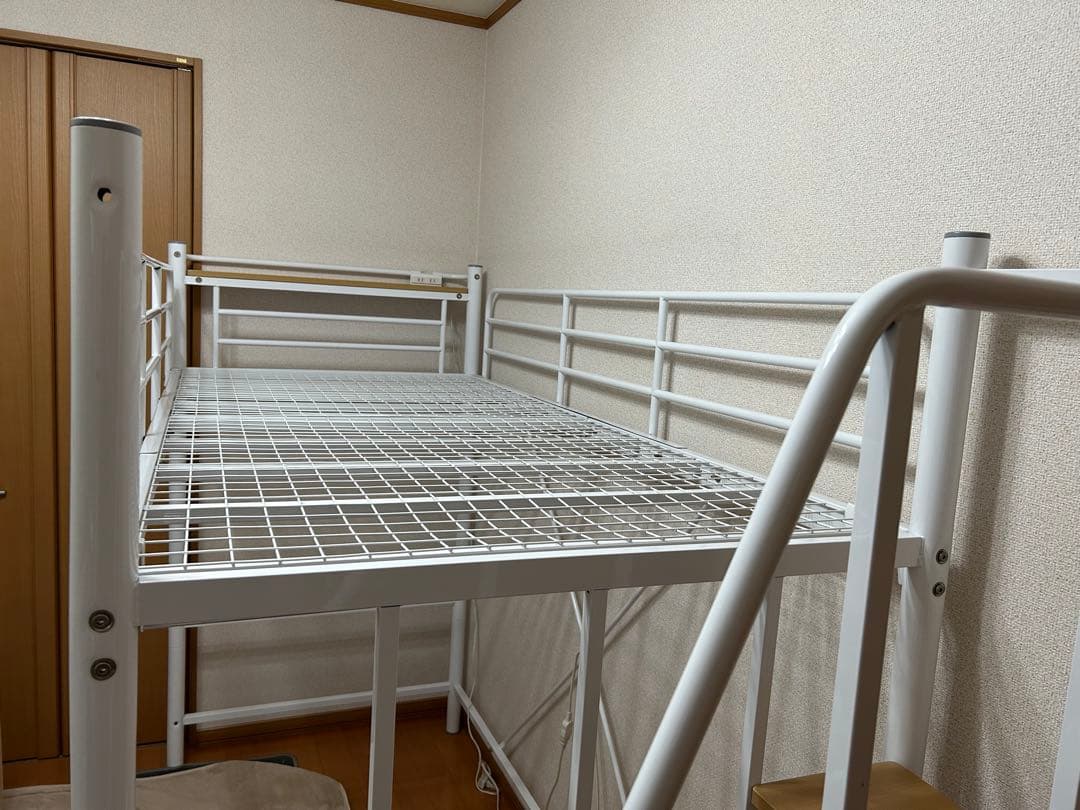 ホワイトロフトベッド スチール製 階段付き