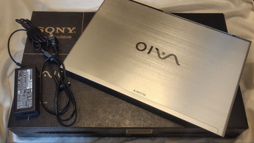 Sony VAIO ノートPC（SVT15118CJS）