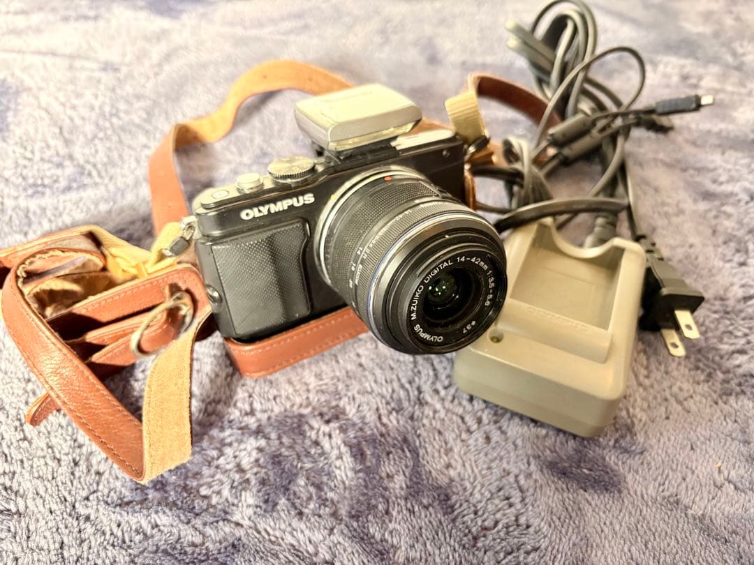 OLYMPUS コンパクトデジタルカメラ 本体