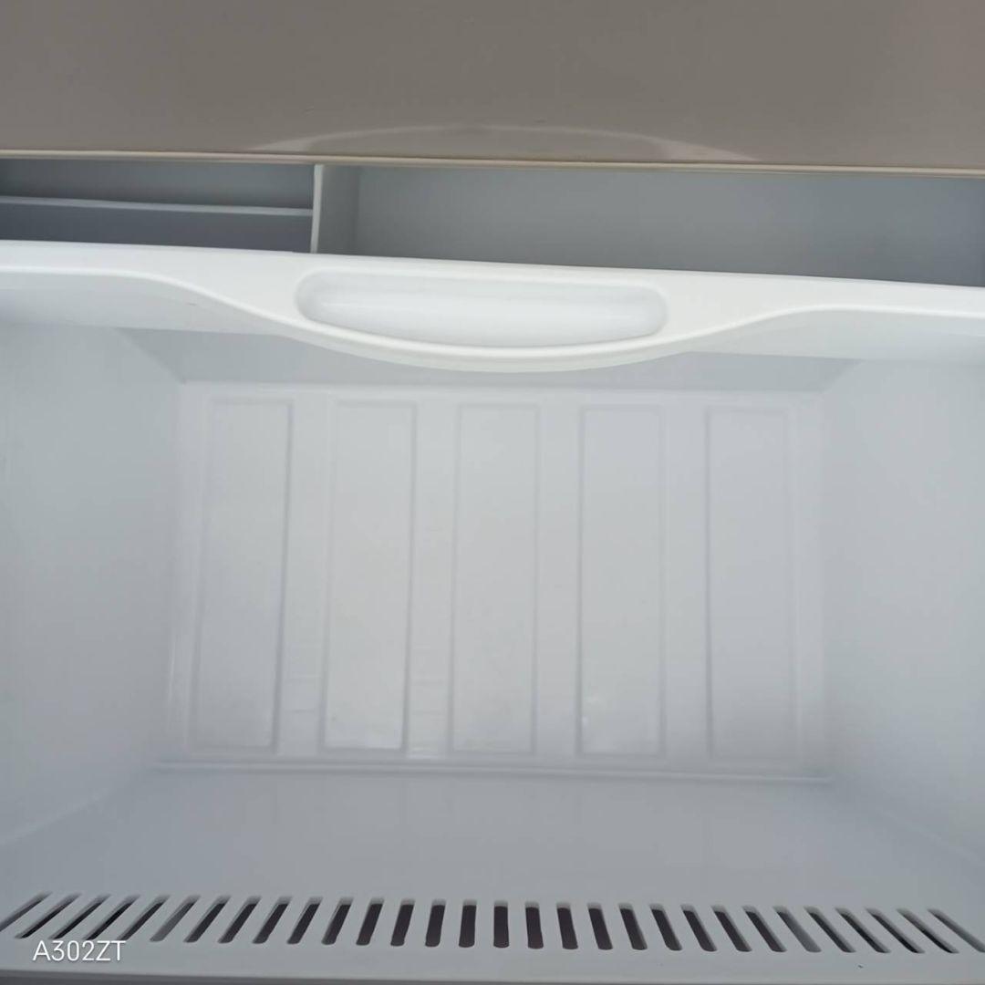 送料設置無料　日立　人気モデル　自動製氷機能機能付き大型冷蔵庫　　　365Lー