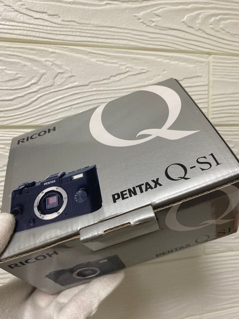 【美品】PENTAX ミラーレス一眼 Q-S1 ゴールド レザー