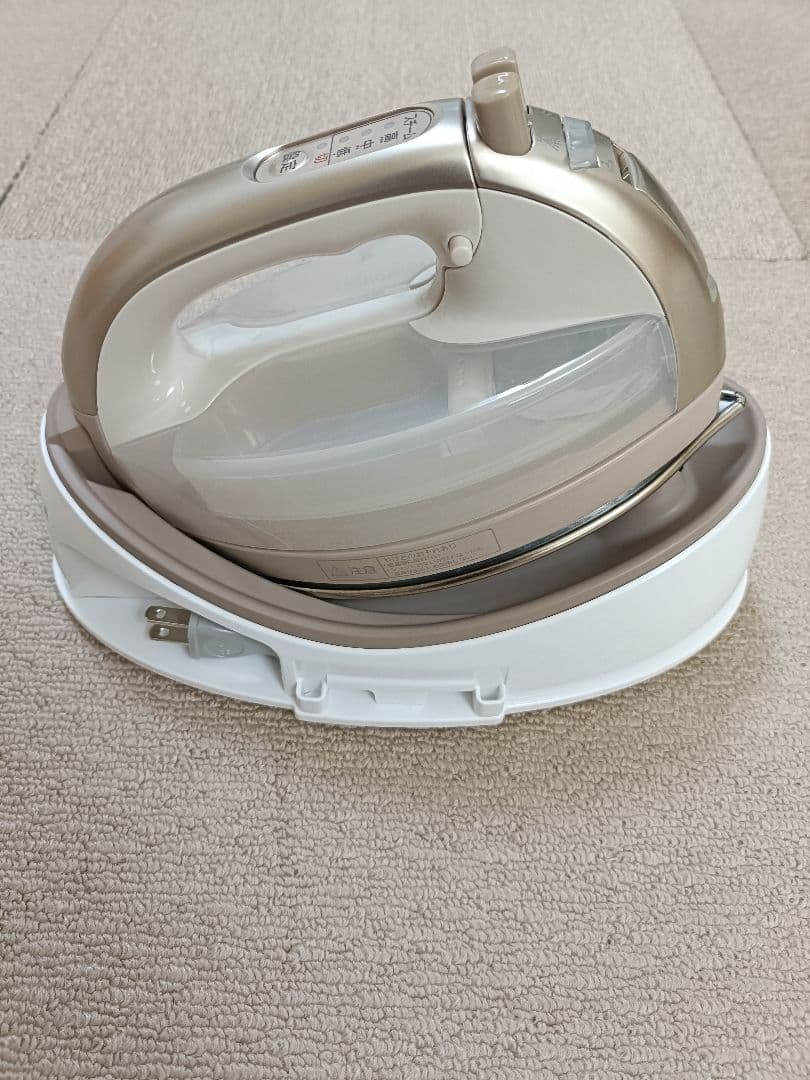 パナソニック コードレススチームアイロン　 NI-WL707