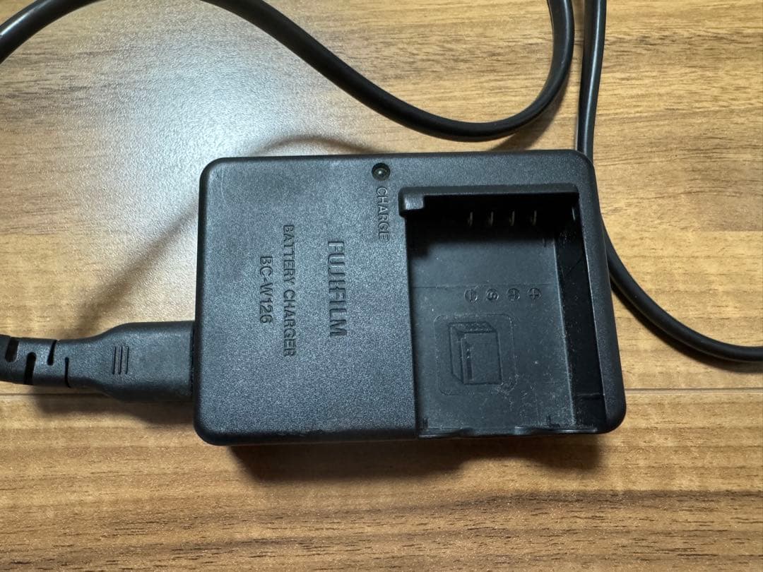 (おーすけ)FUJIFILM X-A1 レンズキット　おまけレンズ付き