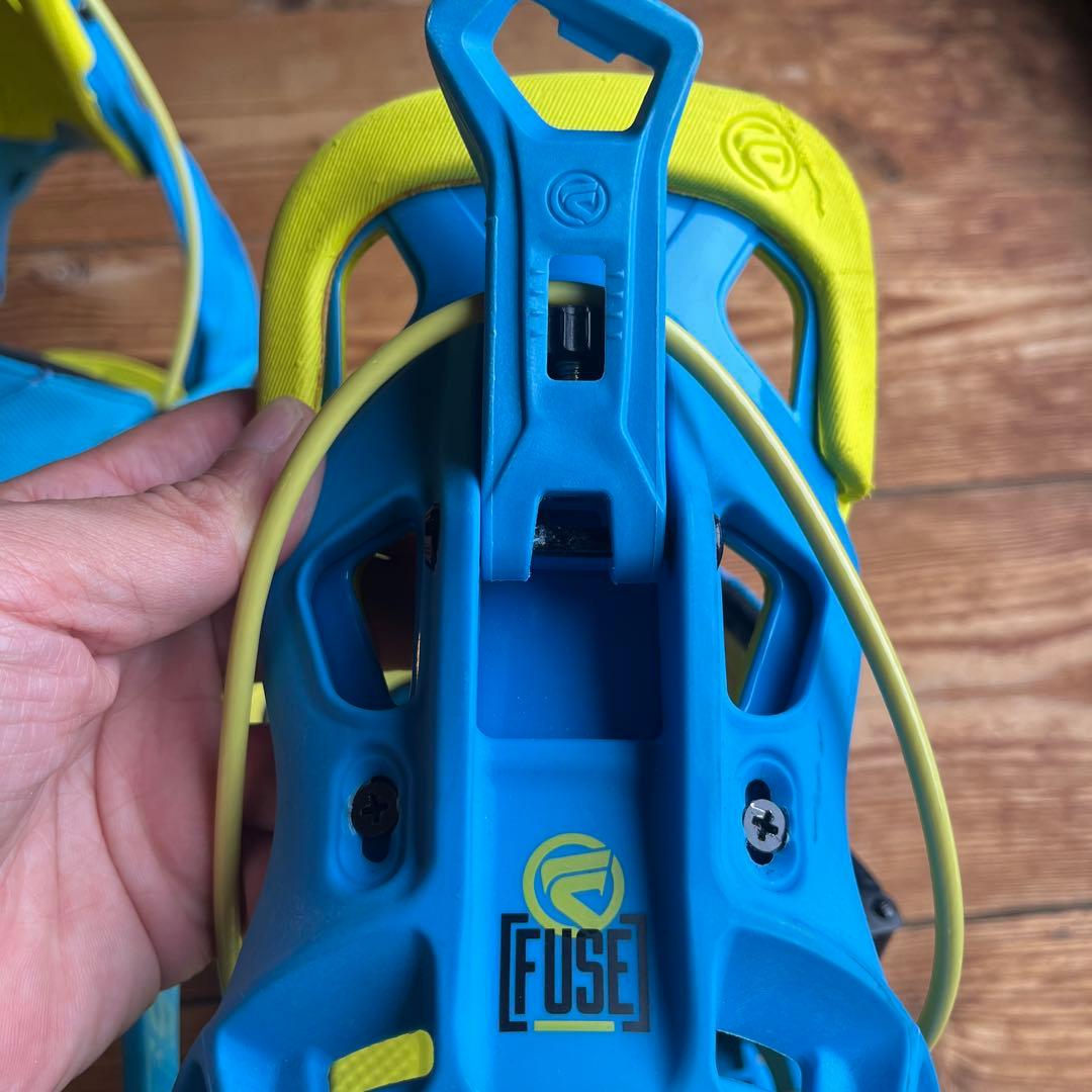 FLOW FUSE HYBRID スノーボード ビンディング　ブルー　イエロー