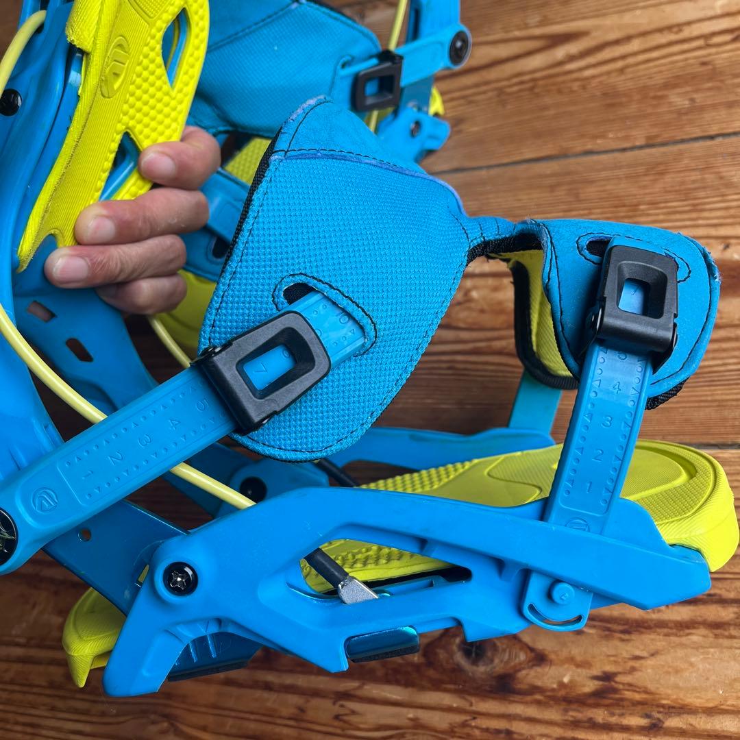 FLOW FUSE HYBRID スノーボード ビンディング　ブルー　イエロー