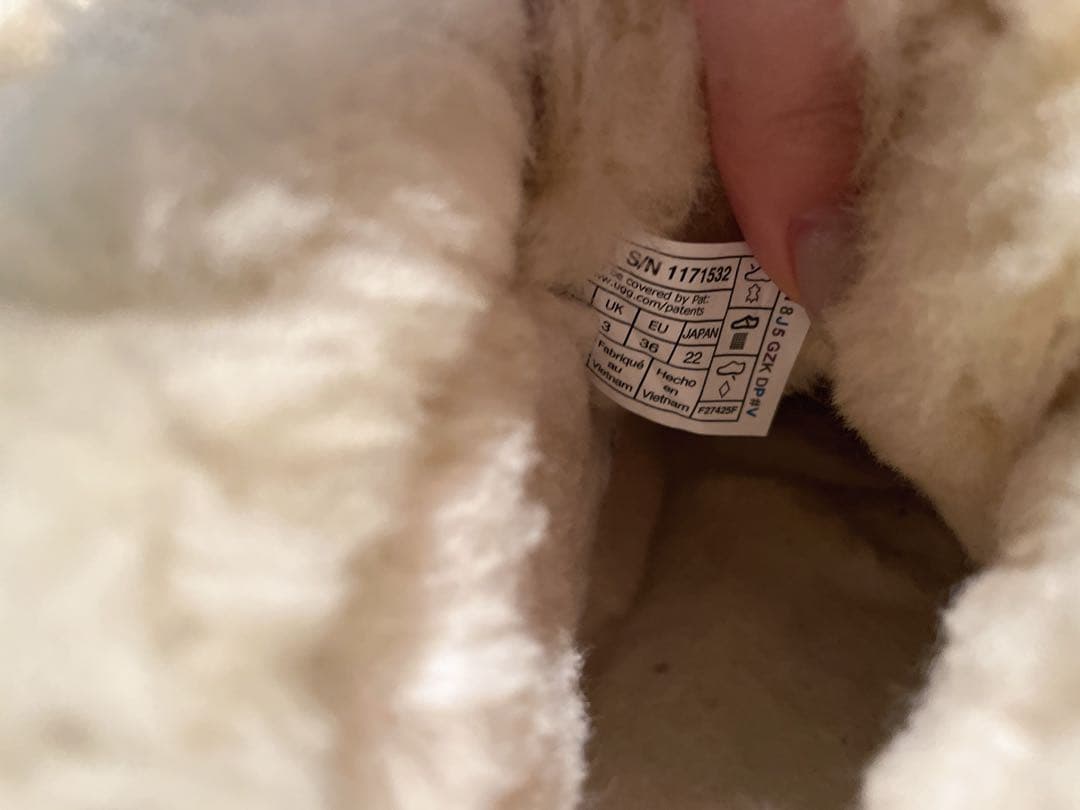 靴 UGG Esmee Lace Up