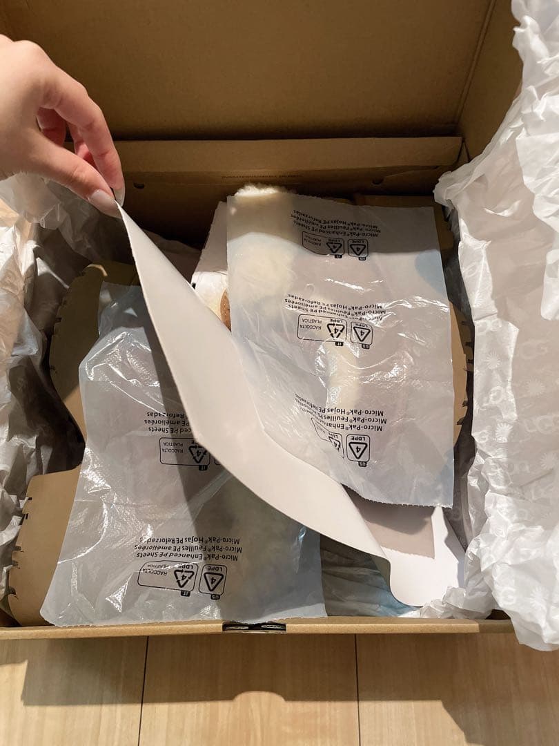 靴 UGG Esmee Lace Up