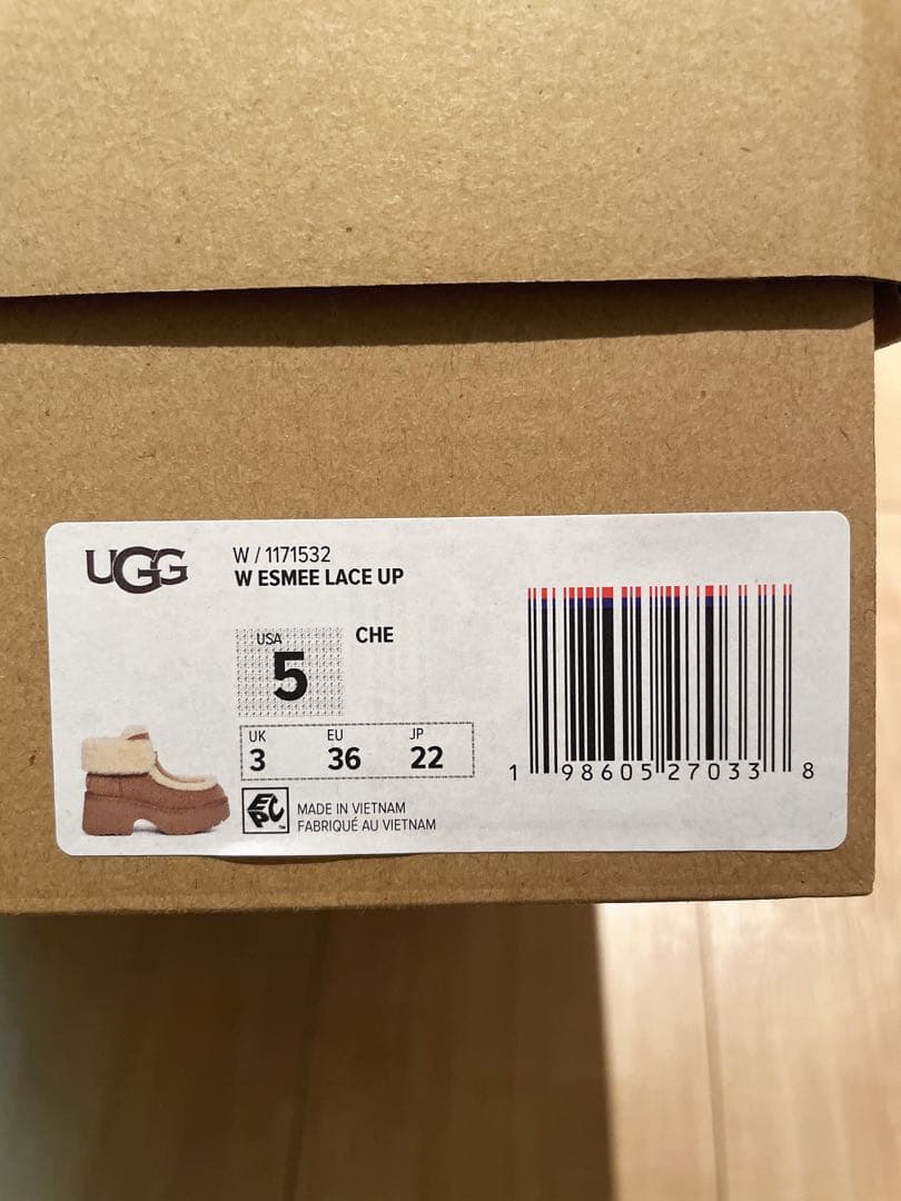 靴 UGG Esmee Lace Up