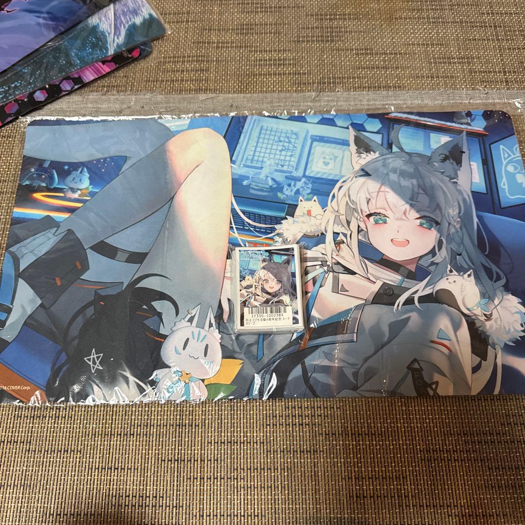 ホロライブ　白上フブキ　4周年　プレイマット　スリーブ