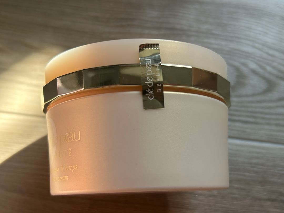 クレドポーボーテ　クレームプールルコール200g ボディクリーム　新品未使用品