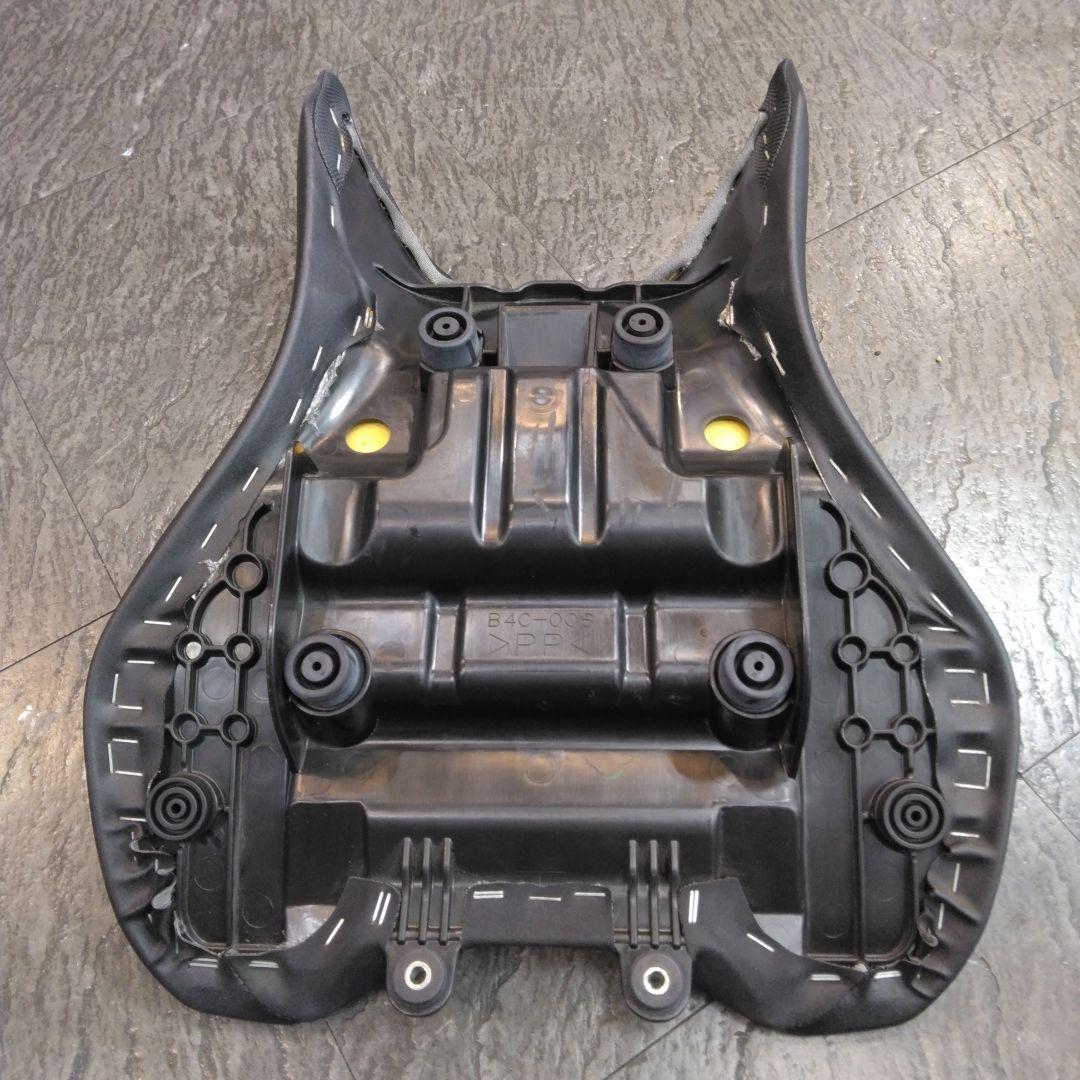 ヤマハMT-07ローダウンシート　中古品