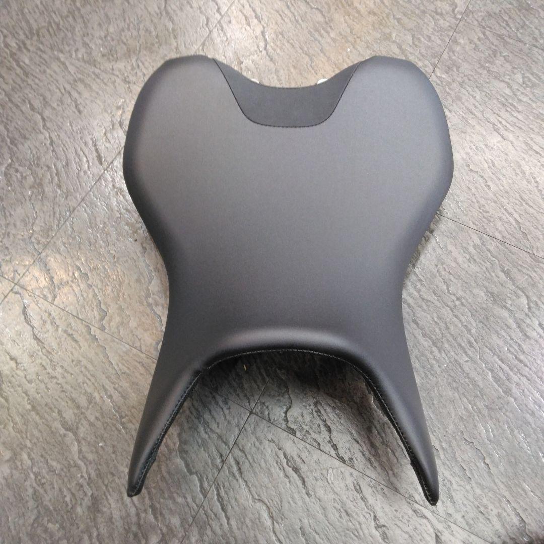 ヤマハMT-07ローダウンシート　中古品