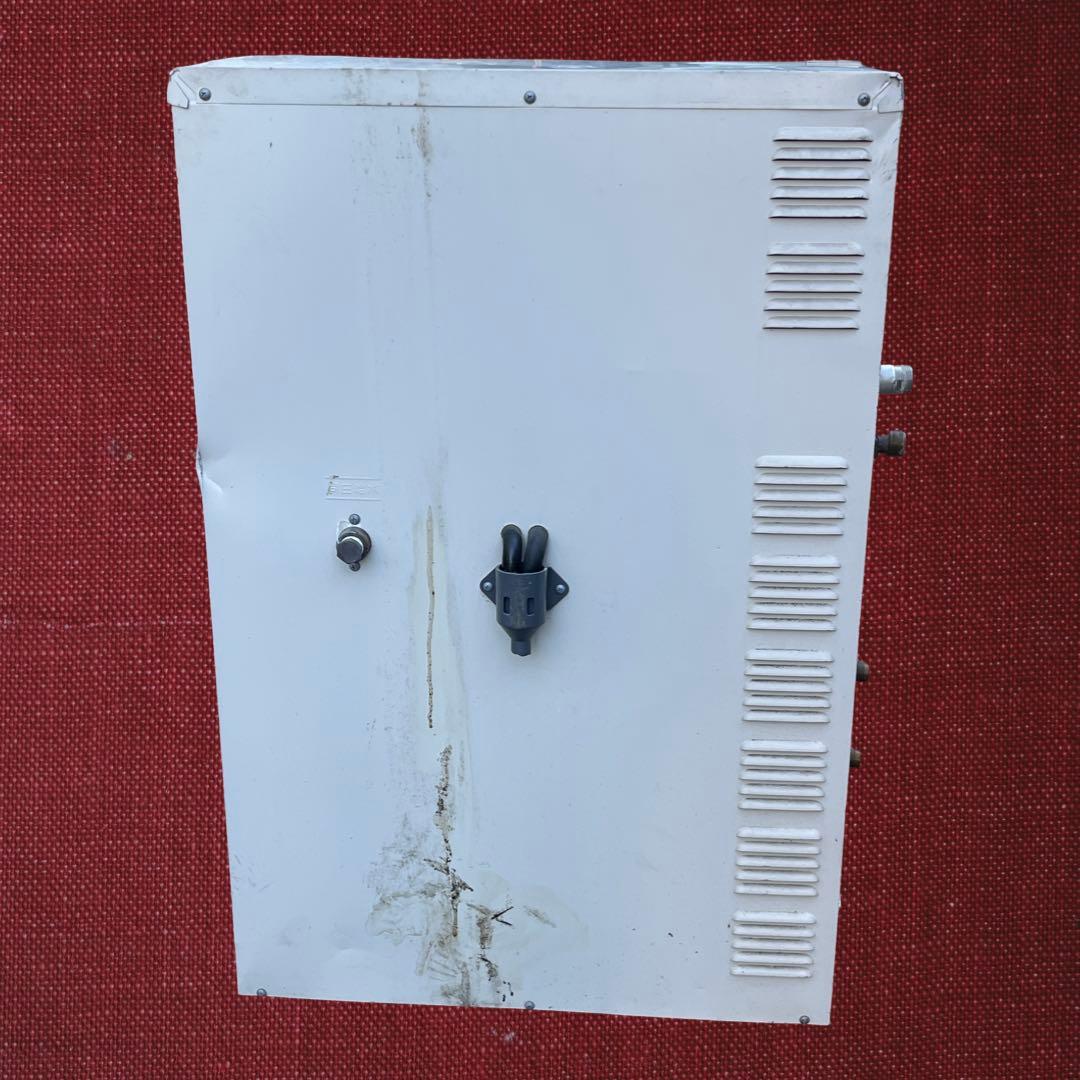 （中古品）石油ボイラー 株式会社ノーリツ OTX-305AYV、2015年製。