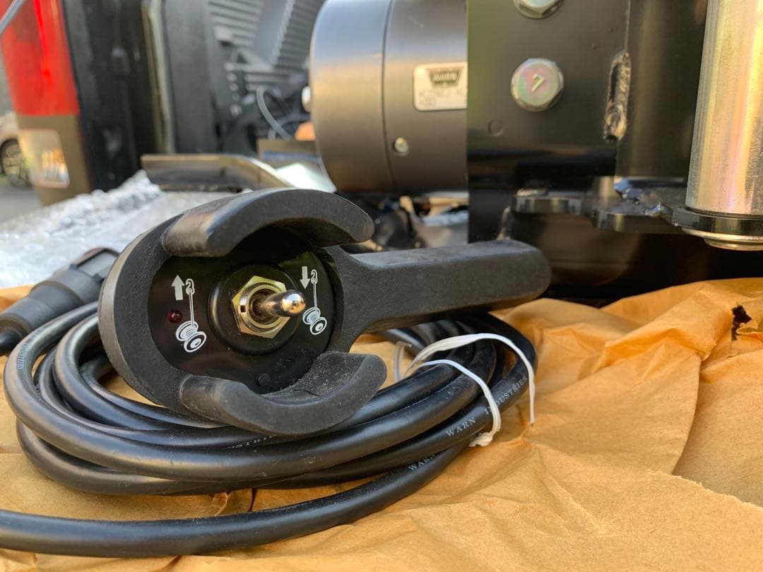 新品未使用WARN ウォーンM8000 ウィンチ 12V Y60マウント付き