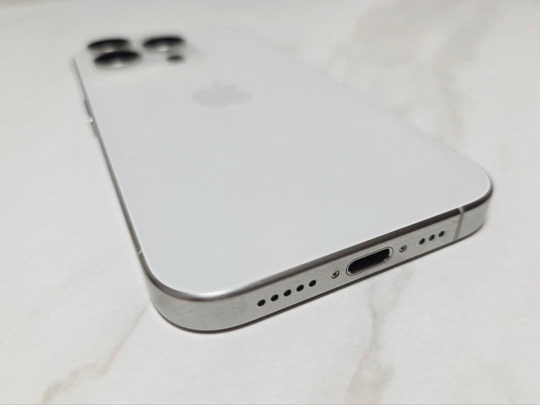 iPhone 15 Pro 128GB ホワイト SIMフリー フィルム付