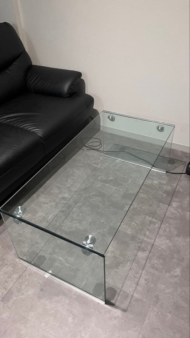 ガラスローテーブル