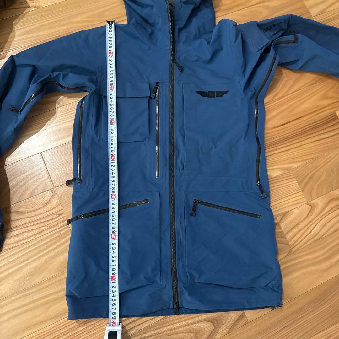 ノローナ　タモック　スノーボードウェア上 ゴアテックス