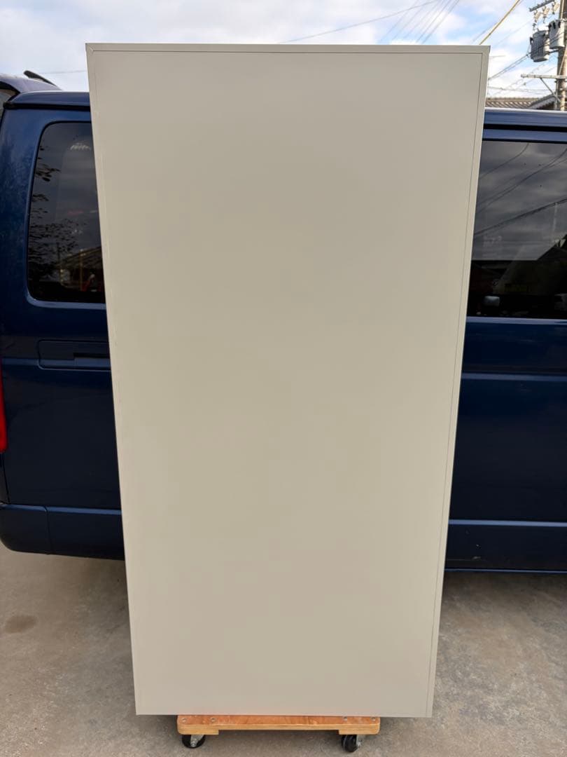 スチール書庫　事務用品　鍵付き　事務　収納　棚