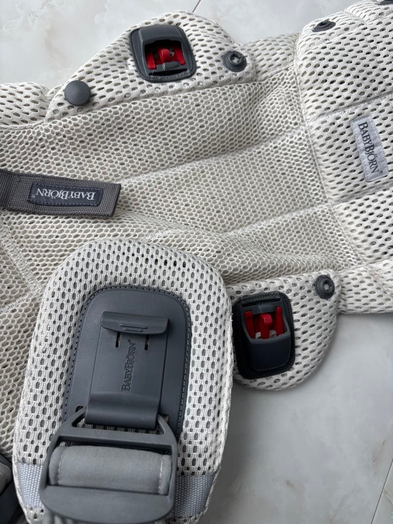 BabyBjorn HARMONY ベビービョルン　ハーモニー　クリーム