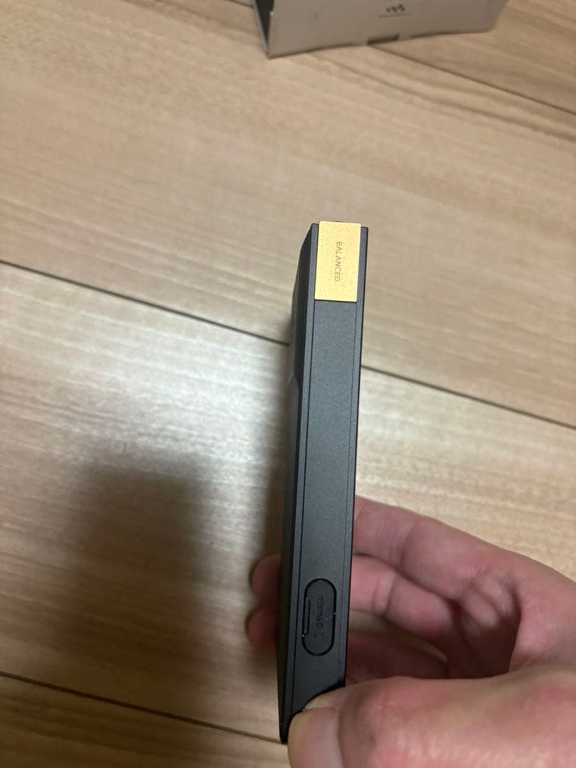 ソニーウォークマンNW-ZX707 SONYヘッドフォンお付けします