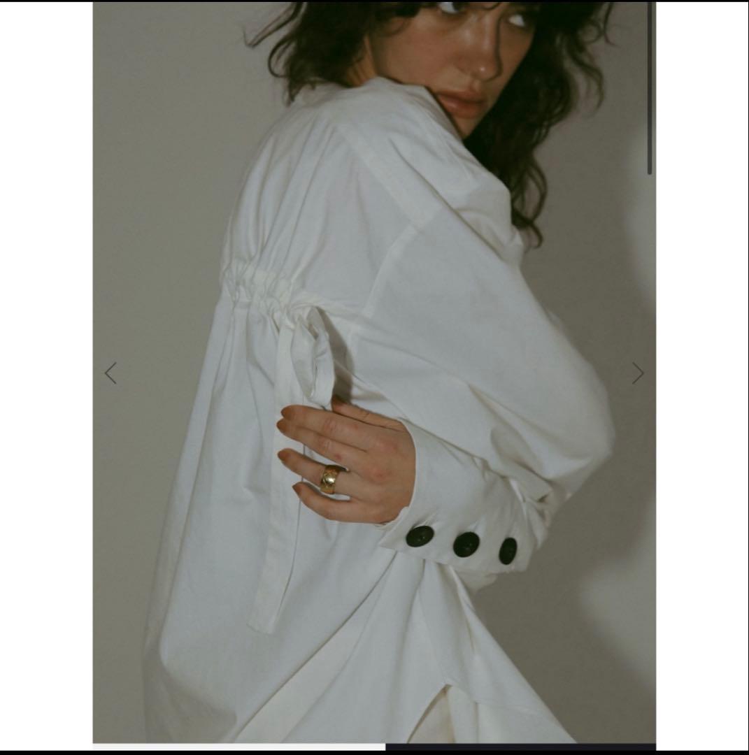 【未使用・タグ付】HER. バックギャザーブラウス 2024SS