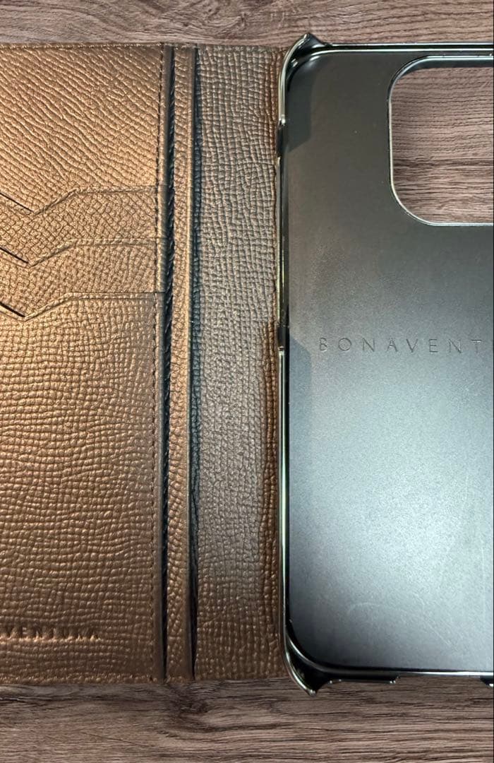 ボナベンチュラ iPhone 16 Pro用 ノービレレザー手帳型ケース（黒）