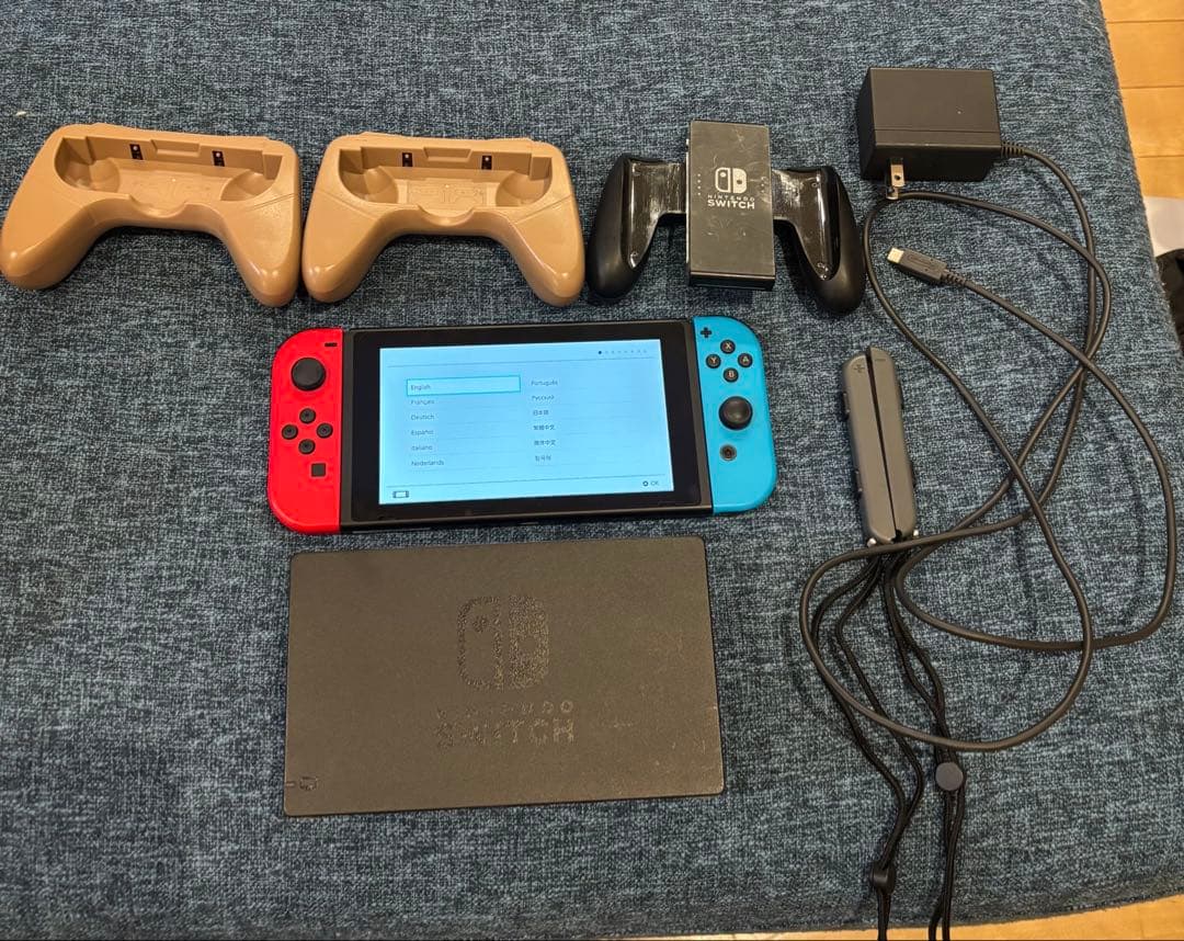 Nintendo Switch 本体 赤/青 + 付属品