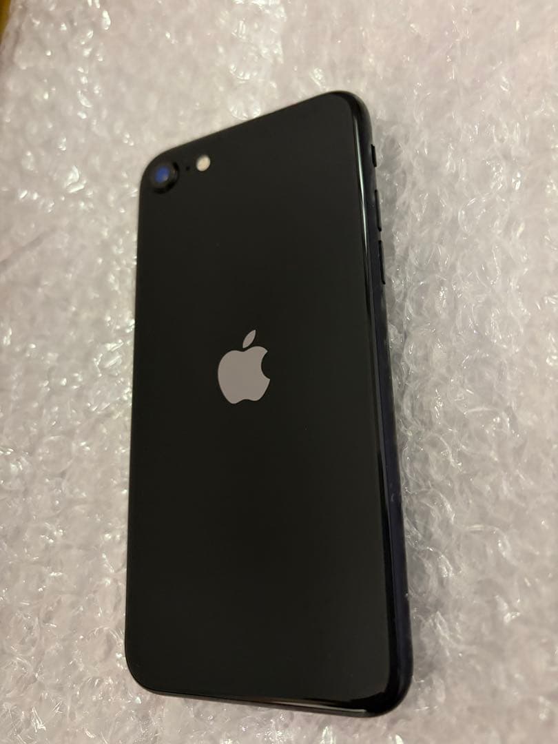 Apple iPhone SE　第2世代　64GB スマホ　se