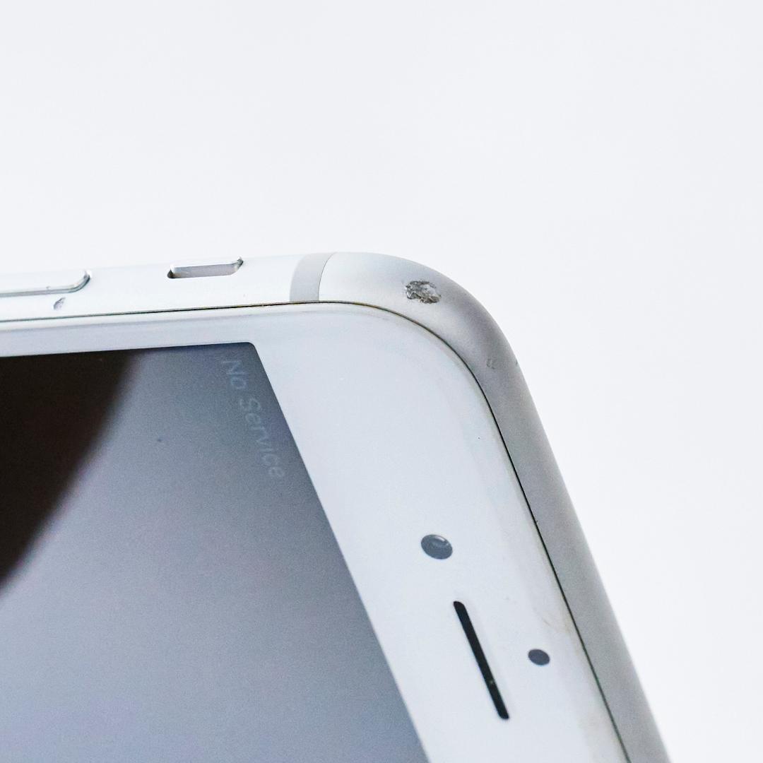 iPhone7 32GB　A1779 (MNCF2J/A) シルバSIMフリー