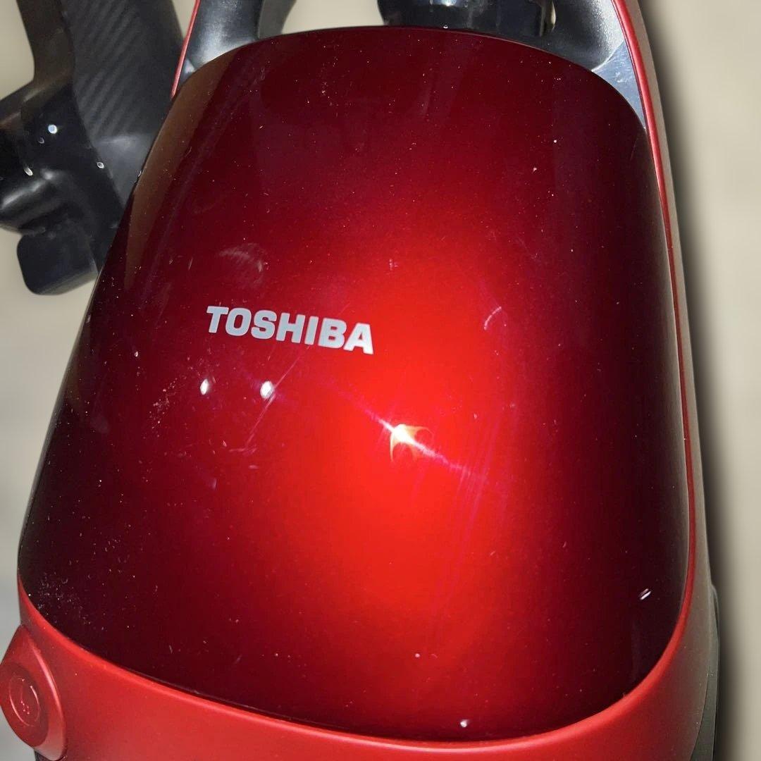 ⭐︎ほぼ新品/TOSHIBA/コード式タイプ掃除機/オシャレな赤色/大人気モデル