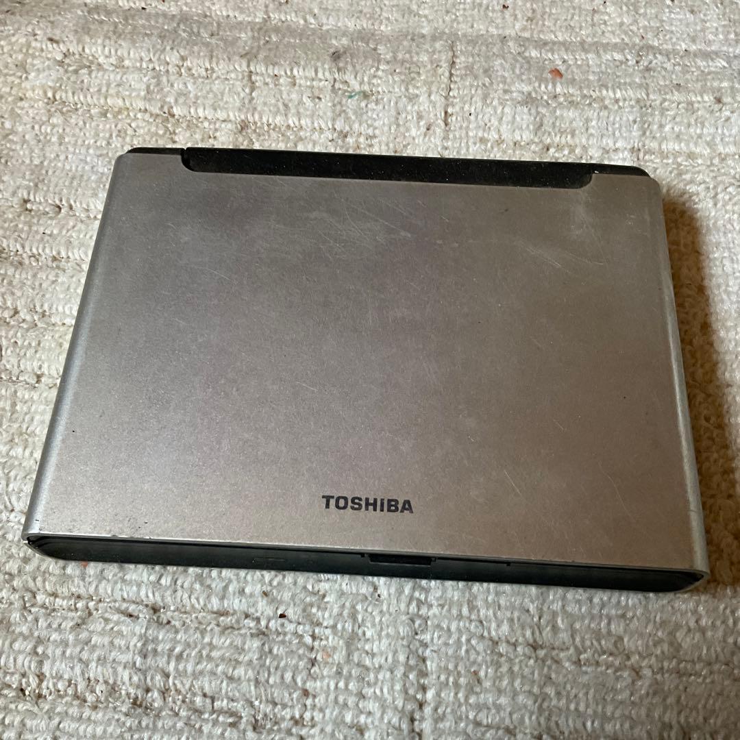 TOSHIBA ポータブルDVDプレーヤー　SD-P1600 。