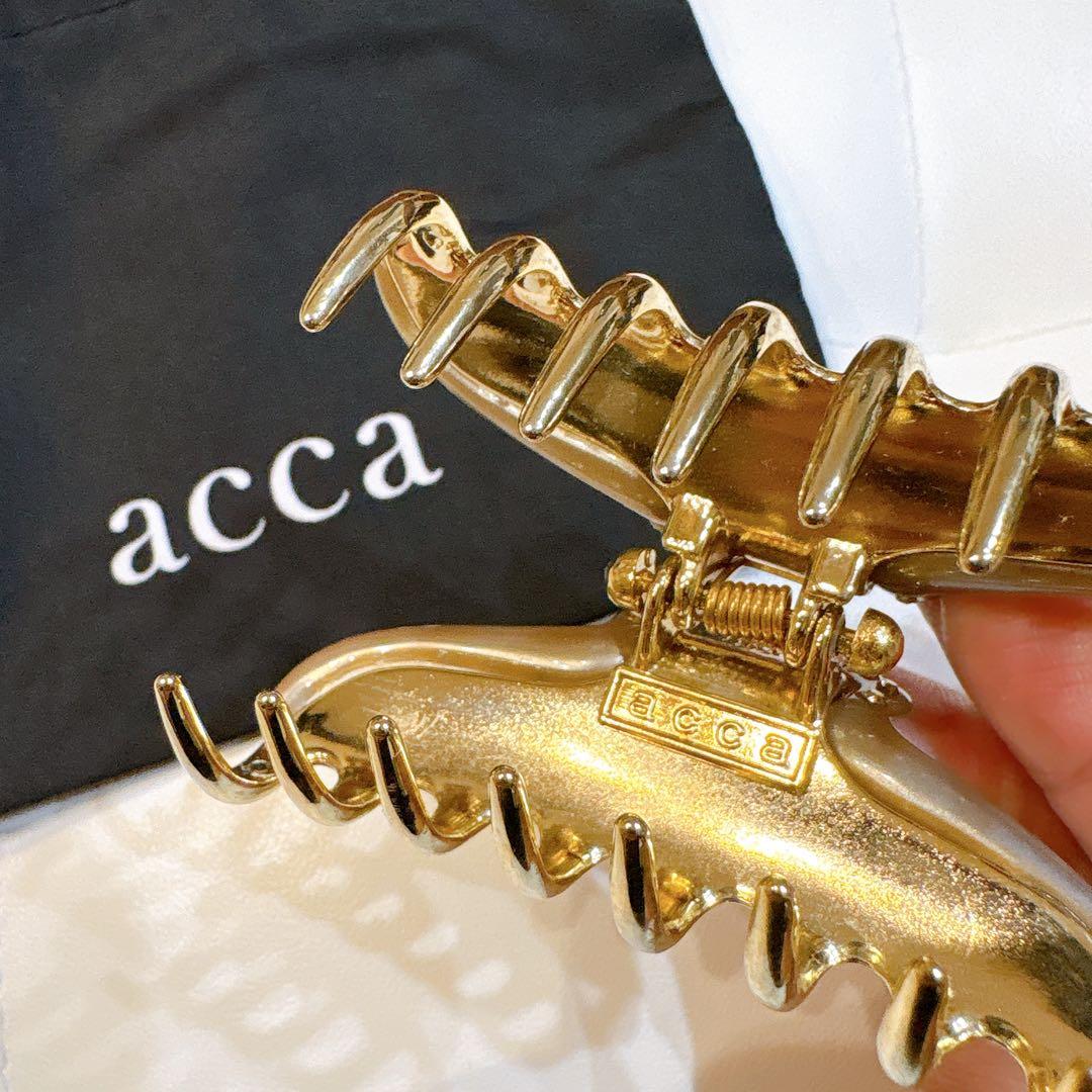 【極美品】acca ベージュ/ゴールド　ビジュー付ヘアクリップ　ティアラクイーン