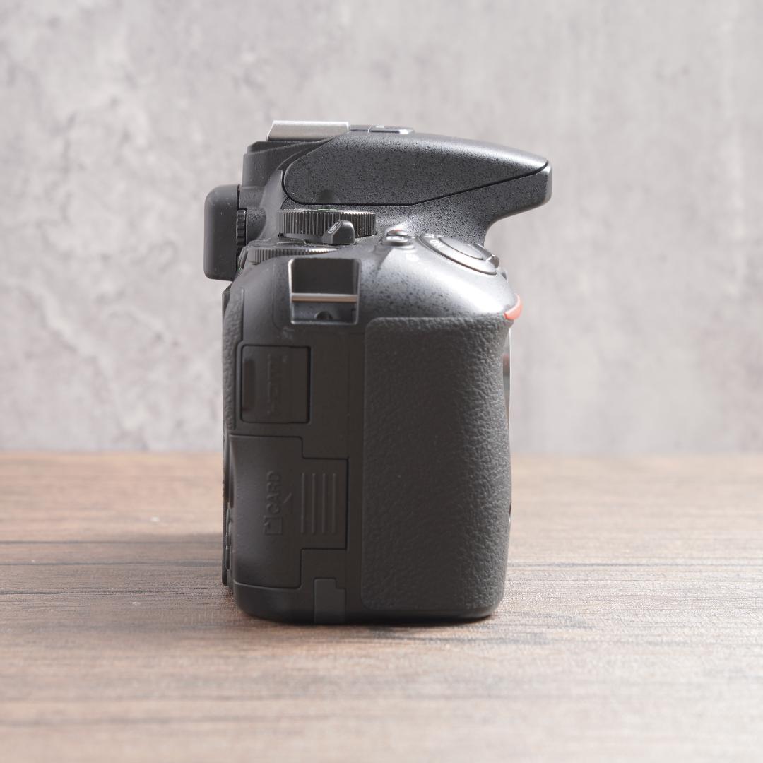 ✨ショット数5133回で美品✨自撮り✨Nikon D5500　965-1